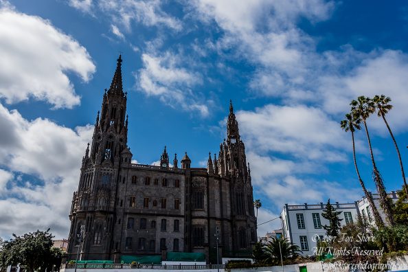 Arucas Black Cathedral, Gran Canaria. Nikkor 28mm