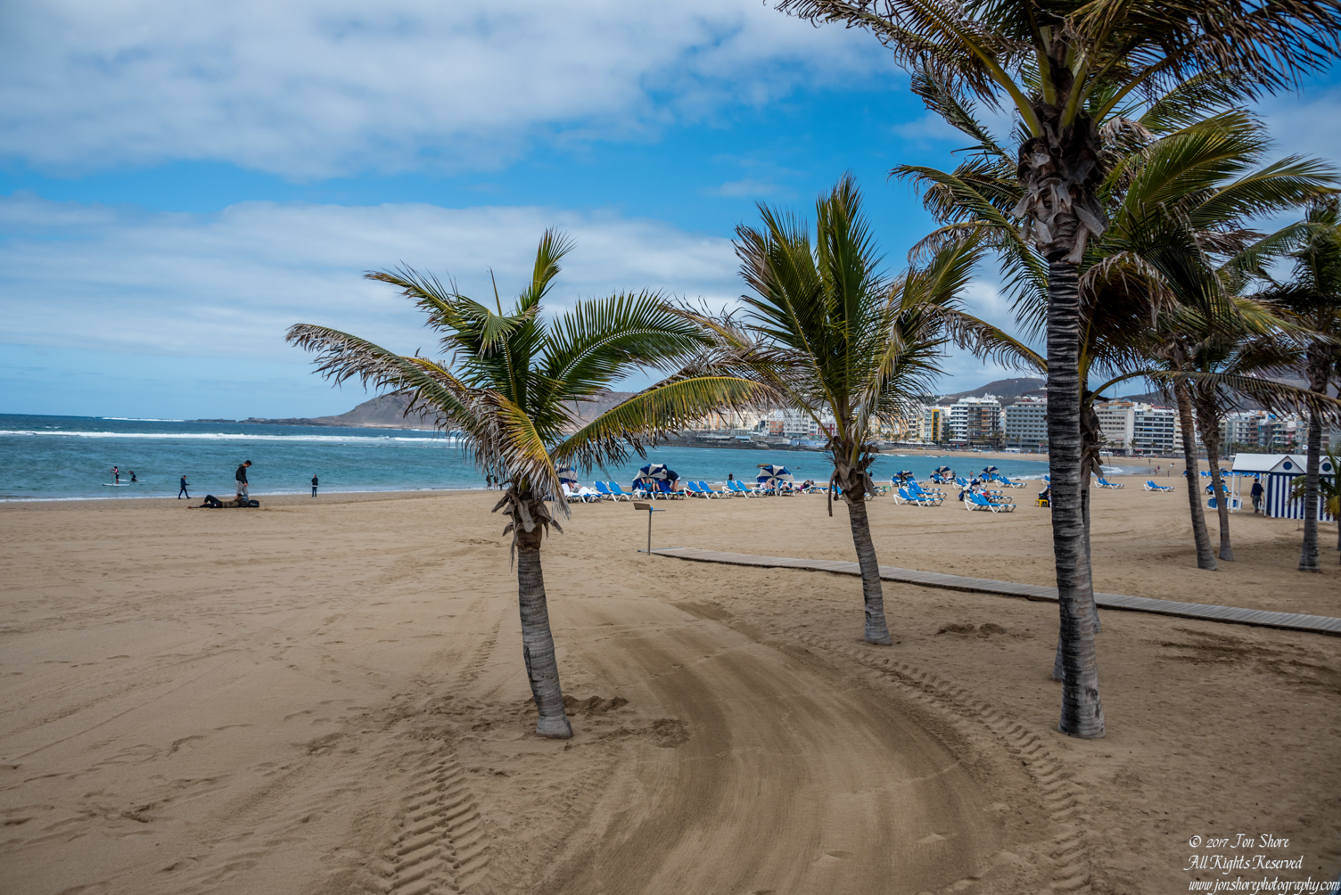 Beach, Las Palmas, Gran Canaria. Nikkor 35mm