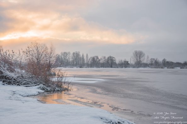 09:30 on the Daugava River in December. Nikkor 28mm