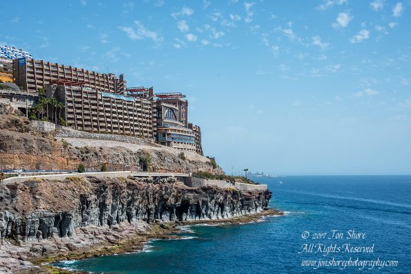 Playa de Amadores, Gran Canaria. Nikkor 28mm