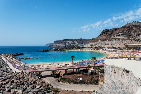Playa de Amadores, Gran Canaria. Nikkor 28mm